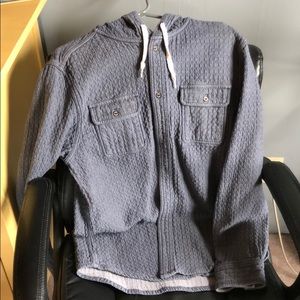 Very nice men’s sweater!